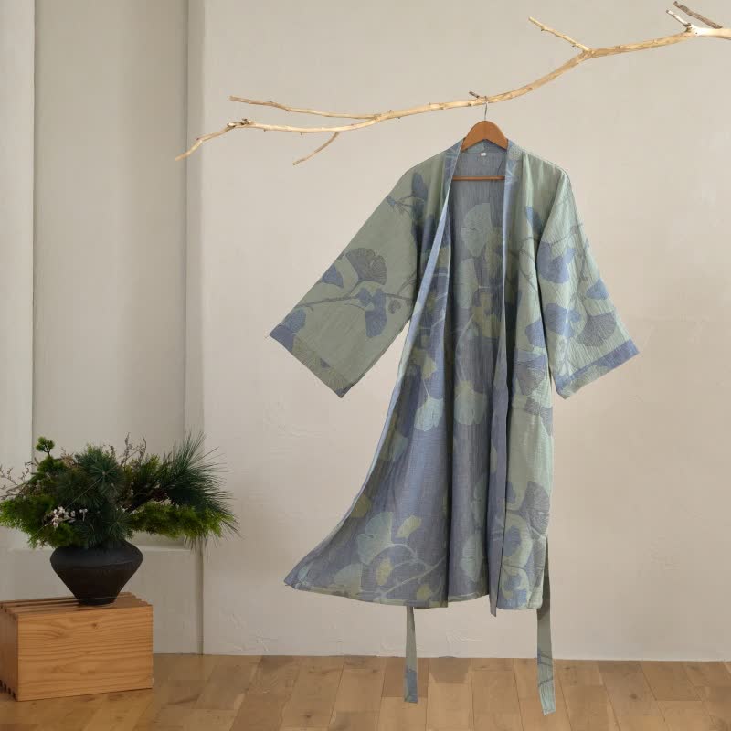 Sora Kimono Bathrobe in Organic Cotton Gauze – Breathable Japanese-Style Robe with Ginkgo Leaf Motif