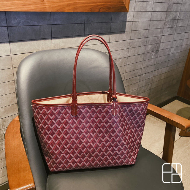 Luxury Women’s Tote Handbag with Large Capacity for Work and Travel