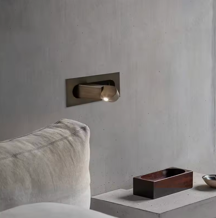 Modern Adjustable LED Wall Sconce – Foldable Bedside Reading Light with Directional Arm for Home Interiors