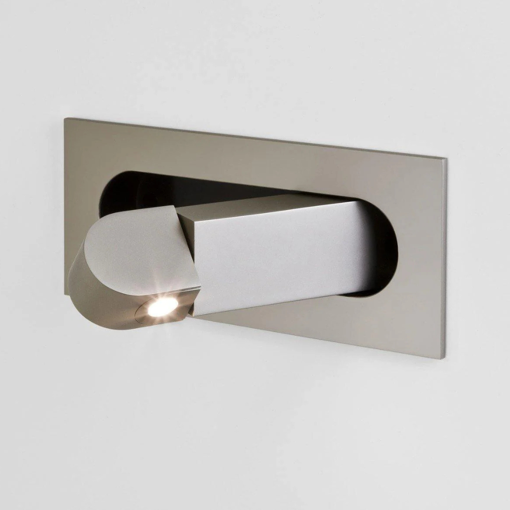 Modern Adjustable LED Wall Sconce – Foldable Bedside Reading Light with Directional Arm for Home Interiors