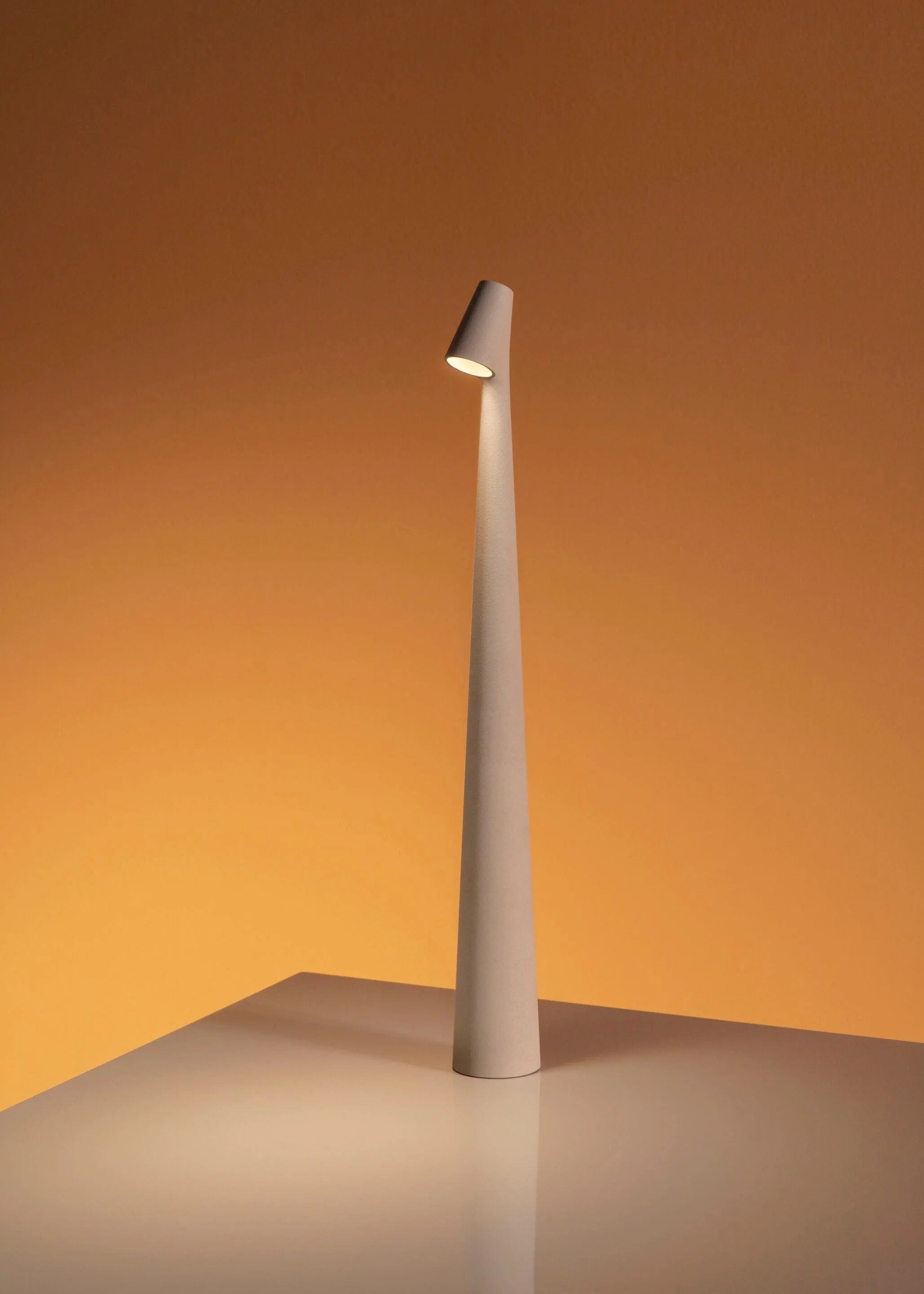 Nordylux | Modern Portable Cordless Dimmable LED Table Lamp with Touch Control