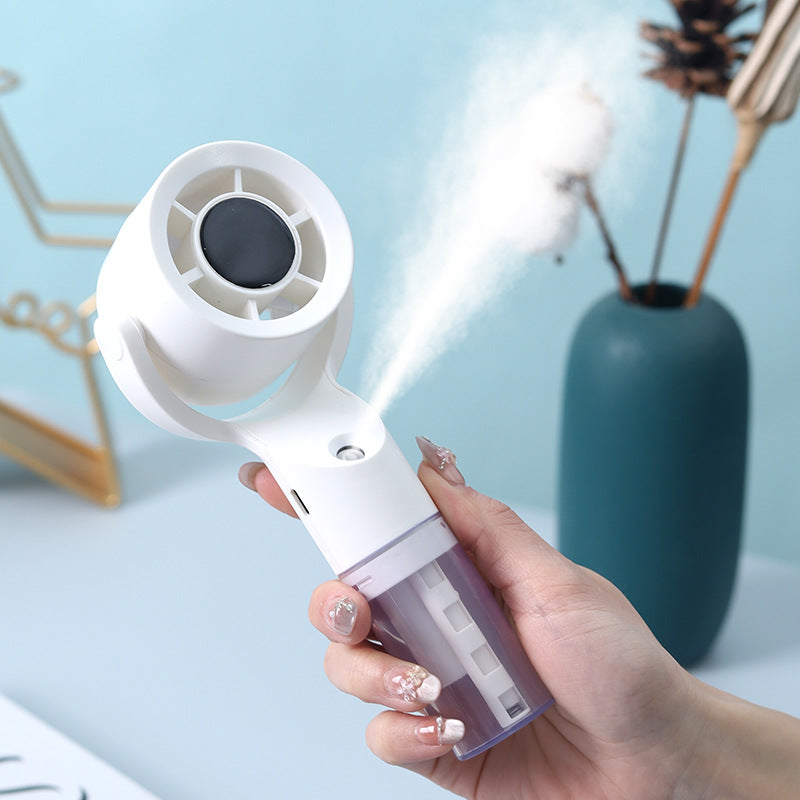 Compact Misting Fan with Water Sprayer – Quiet Adjustable-Speed Personal Cooling for Face, Desk, Gym & Outdoor Summer Days