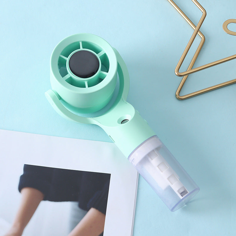 Compact Misting Fan with Water Sprayer – Quiet Adjustable-Speed Personal Cooling for Face, Desk, Gym & Outdoor Summer Days